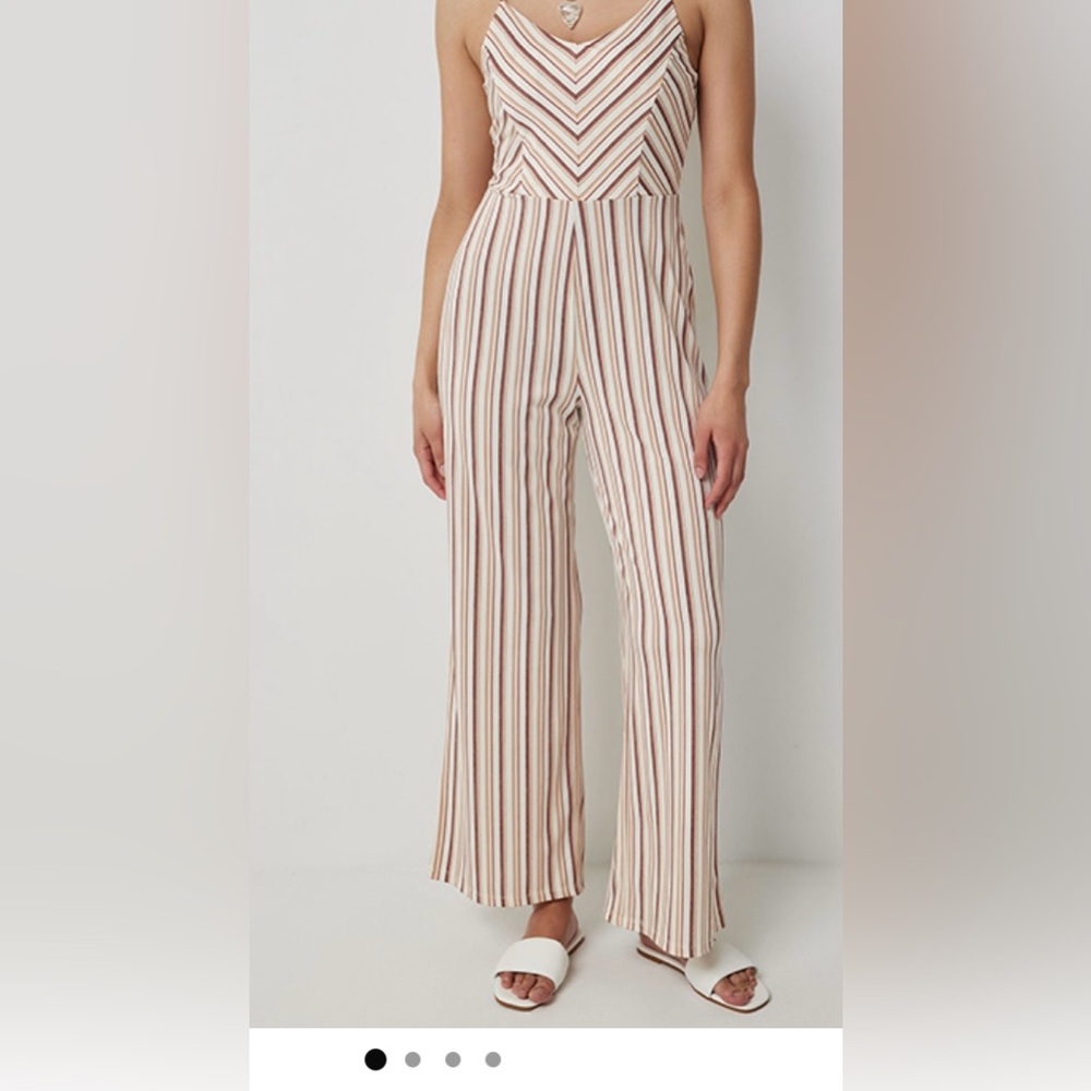 Striped Cream Jumpsuit
Ardene Size L